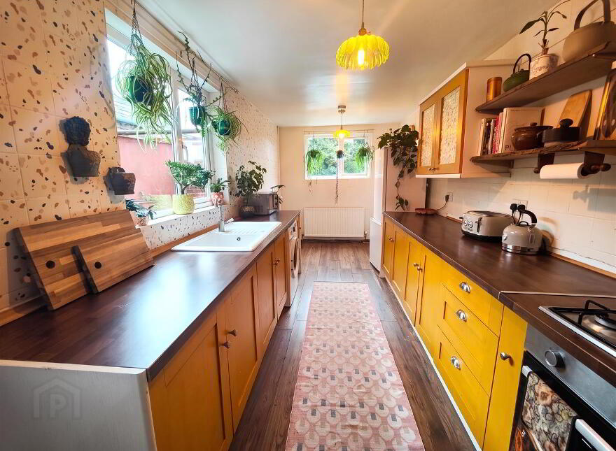 96 Ballygomartin Road, Belfast, BT13 3NE