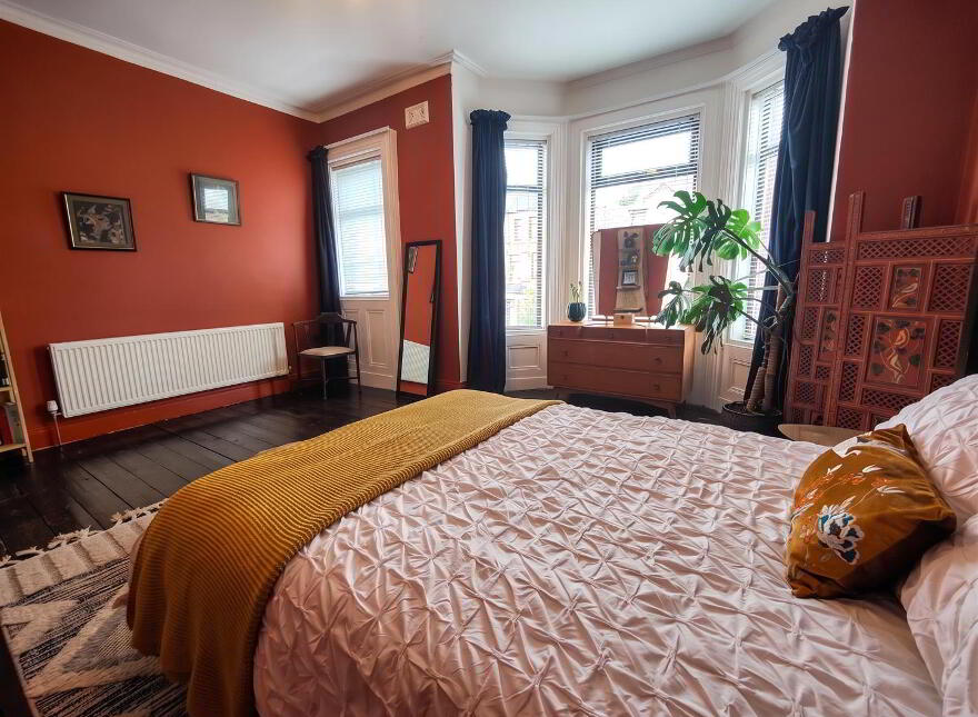 96 Ballygomartin Road, Belfast, BT13 3NE