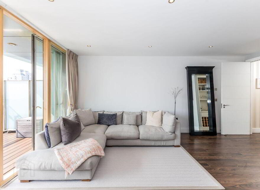 Apartment 56 The Waterfront Hanover Quay, Hanover Quay, D02C432