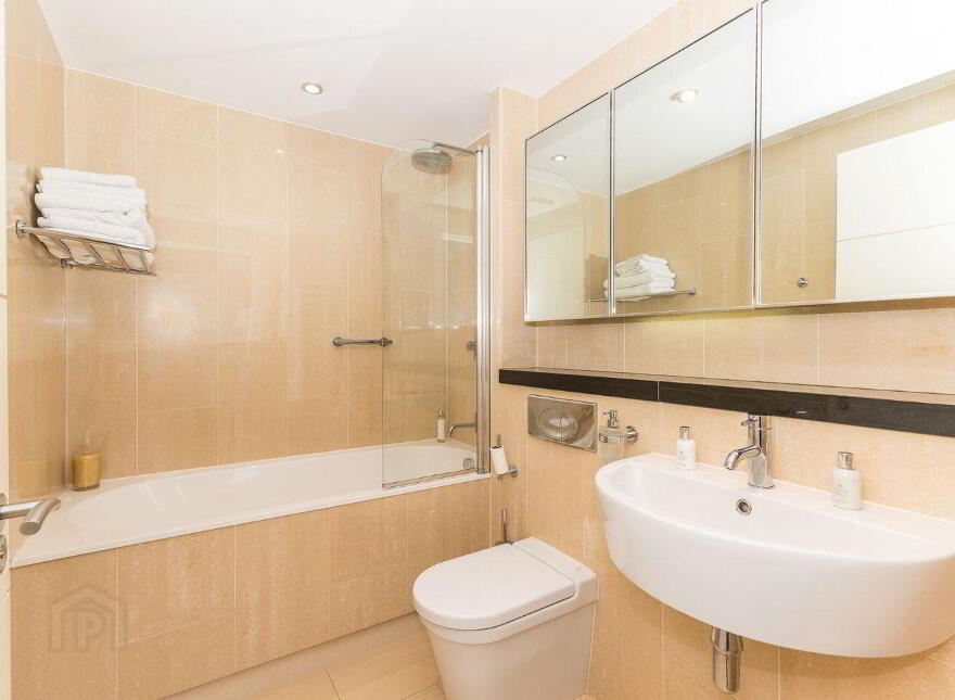 Apartment 56 The Waterfront Hanover Quay, Hanover Quay, D02C432
