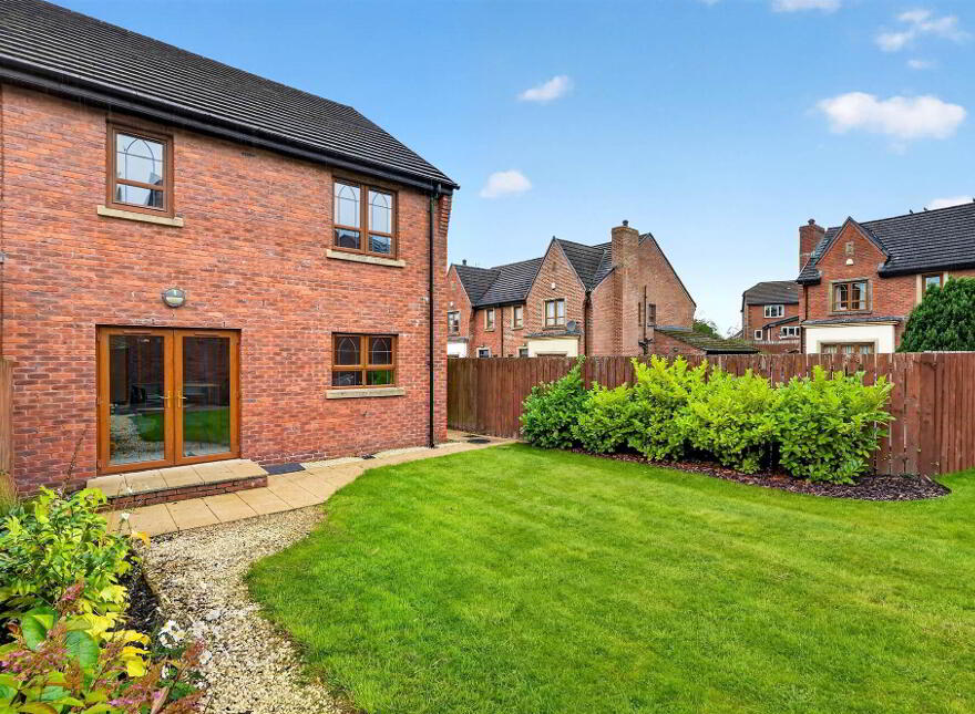 11 Brooke Hall Close, Belfast, BT8 6WF