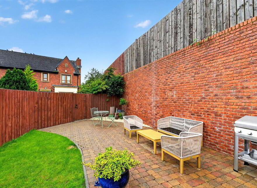 11 Brooke Hall Close, Belfast, BT8 6WF