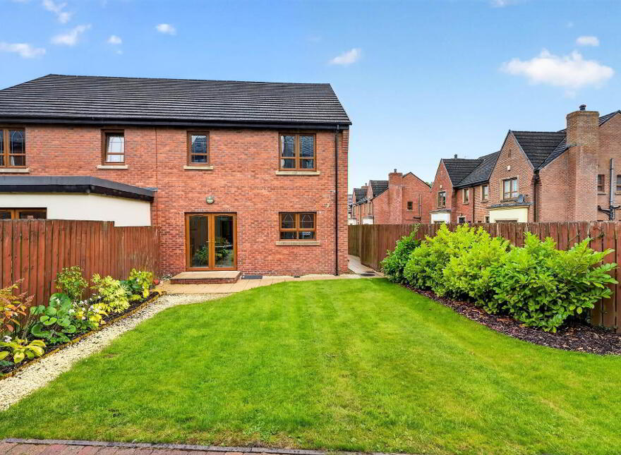 11 Brooke Hall Close, Belfast, BT8 6WF