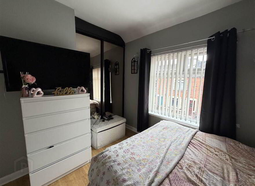 35 Iris Drive, Belfast, BT12 7BJ