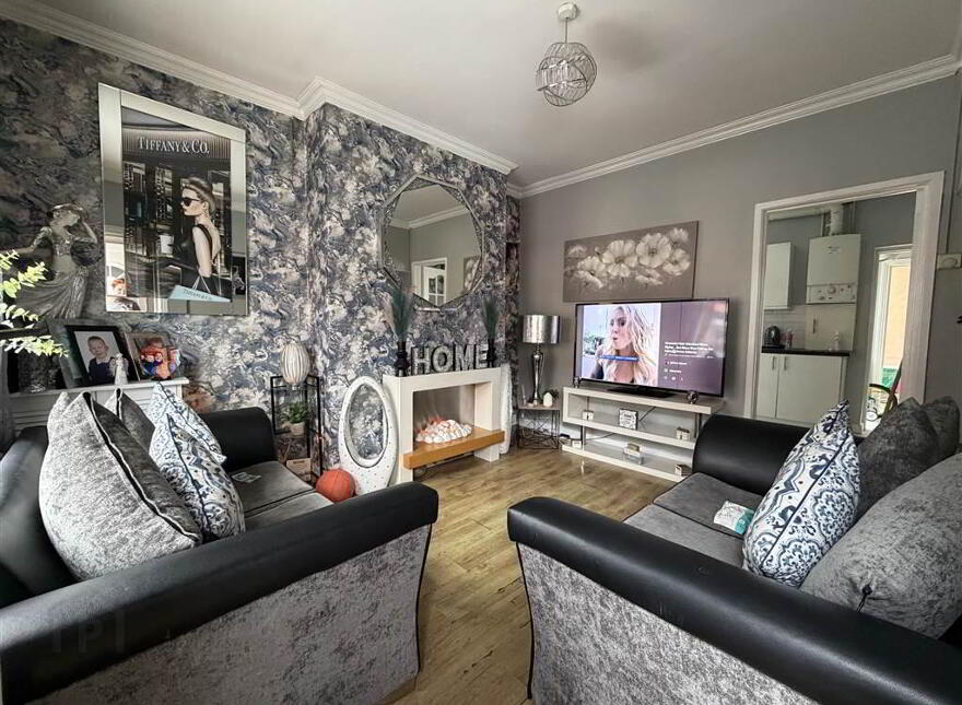 35 Iris Drive, Belfast, BT12 7BJ