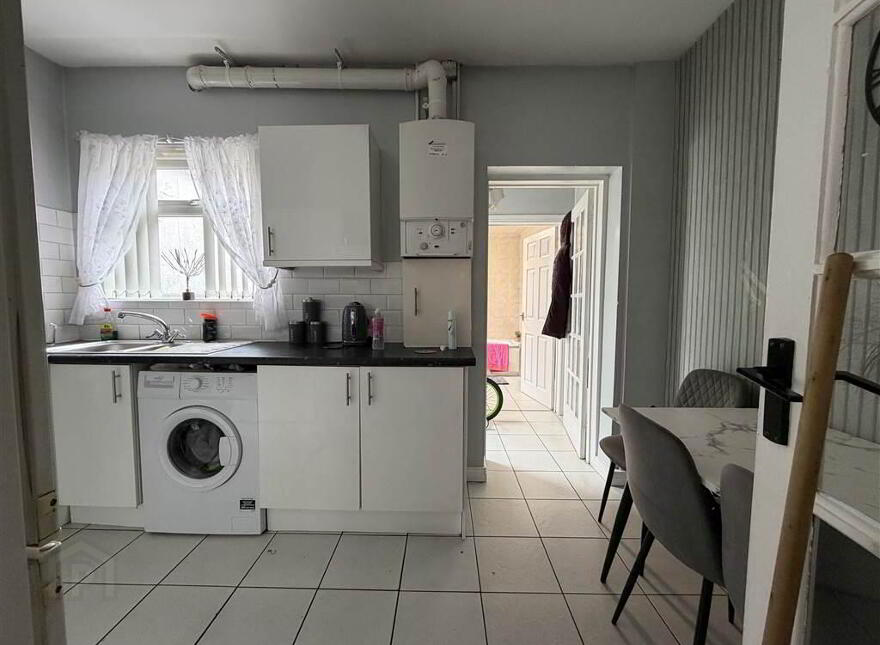 35 Iris Drive, Belfast, BT12 7BJ