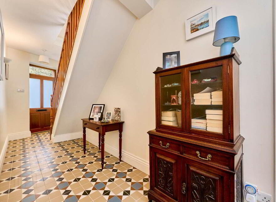 5 Sarsfield Terrace, Lower Main Street, Lucan, K78XC64