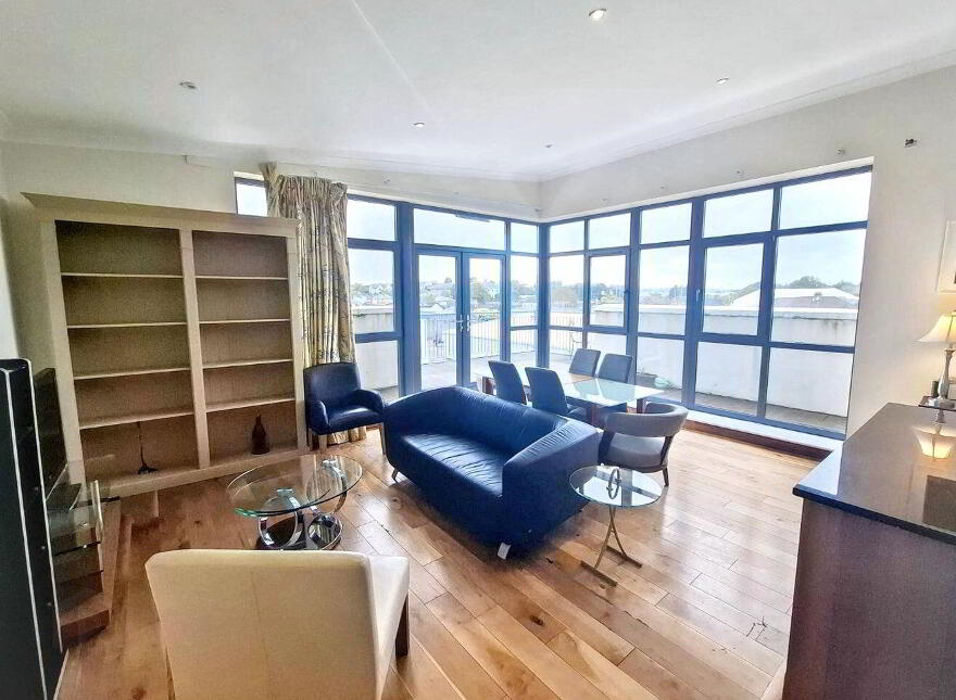 Apartment 37 Downview, Victoria Cross, T12E832