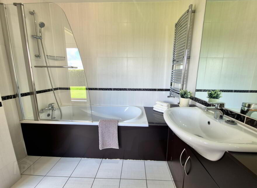 Killaghintober, Ballycumber, R35EC97