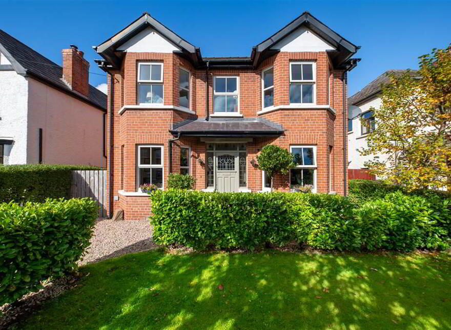 10 Grangeville Gardens, Upper Lisburn Road, Belfast, BT10 0HJ