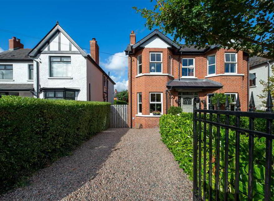 10 Grangeville Gardens, Upper Lisburn Road, Belfast, BT10 0HJ
