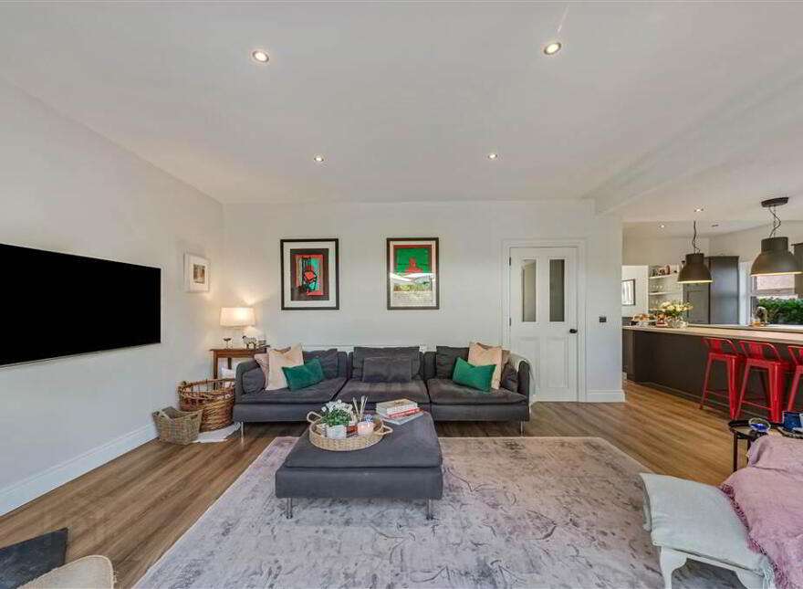 10 Grangeville Gardens, Upper Lisburn Road, Belfast, BT10 0HJ