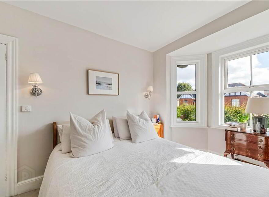 10 Grangeville Gardens, Upper Lisburn Road, Belfast, BT10 0HJ