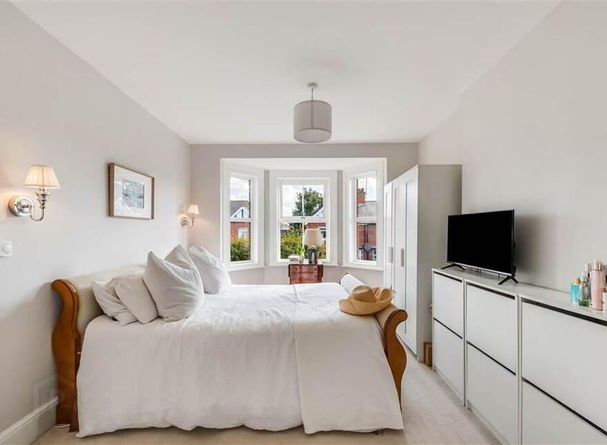 10 Grangeville Gardens, Upper Lisburn Road, Belfast, BT10 0HJ