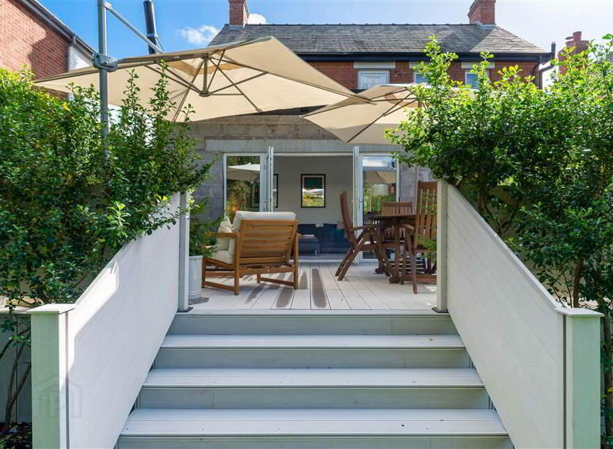 10 Grangeville Gardens, Upper Lisburn Road, Belfast, BT10 0HJ