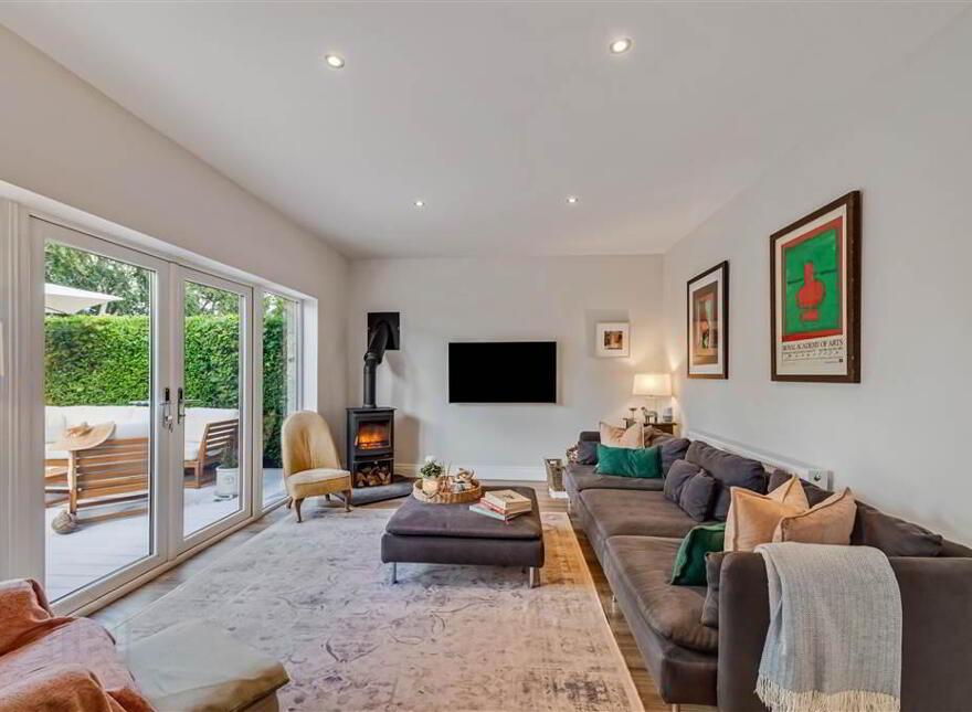 10 Grangeville Gardens, Upper Lisburn Road, Belfast, BT10 0HJ