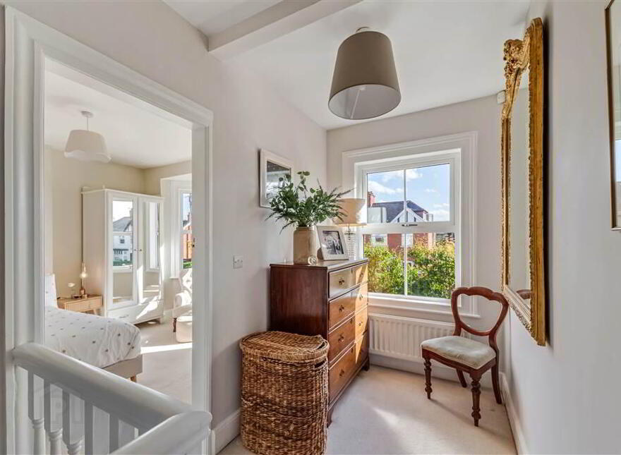 10 Grangeville Gardens, Upper Lisburn Road, Belfast, BT10 0HJ