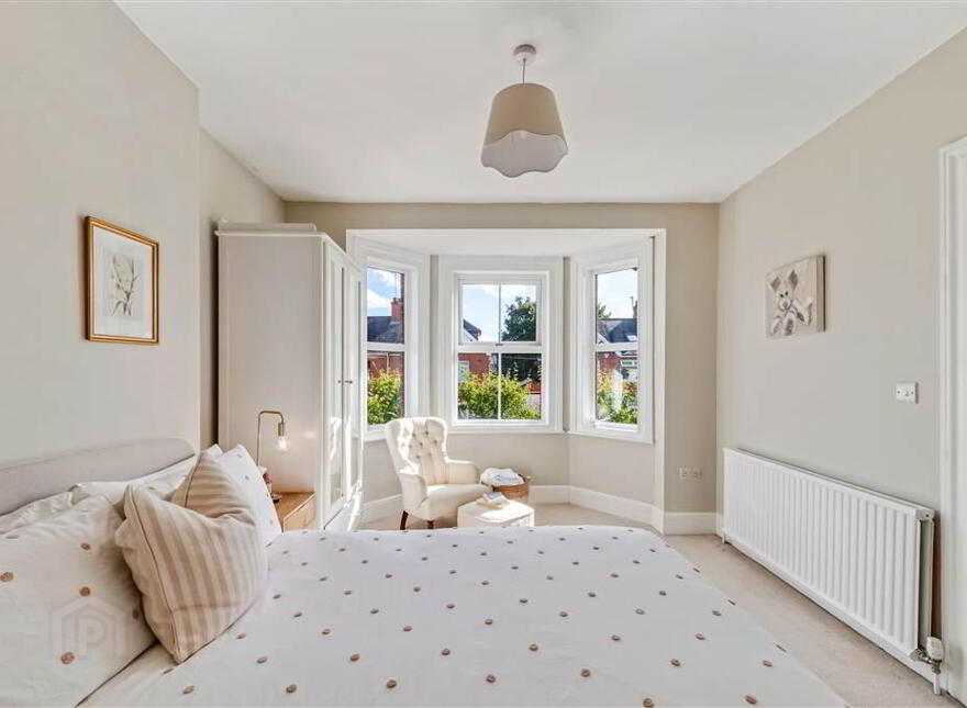 10 Grangeville Gardens, Upper Lisburn Road, Belfast, BT10 0HJ