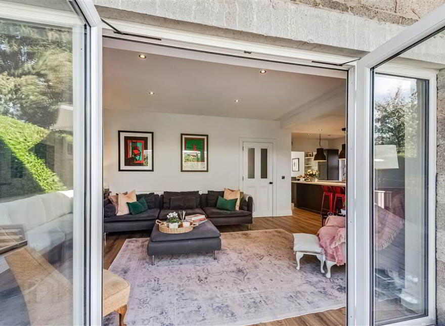 10 Grangeville Gardens, Upper Lisburn Road, Belfast, BT10 0HJ