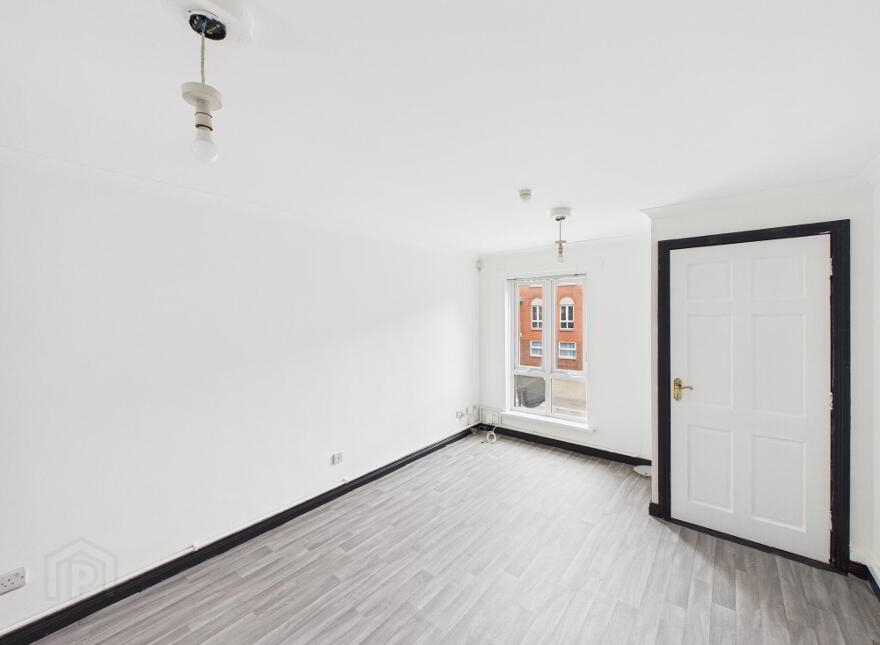 10 Ashburne Place, Belfast, BT7 1SE