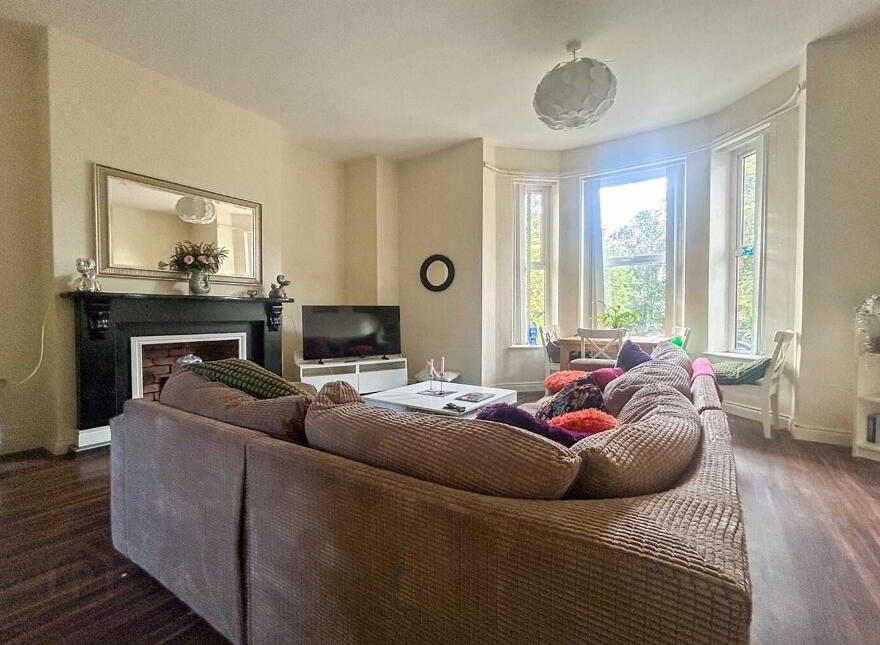 Flat 1, 47 Ashley Avenue, Belfast, BT9 7BT