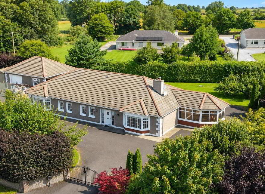 Curraghboy Village, Coolagarry, N37K091