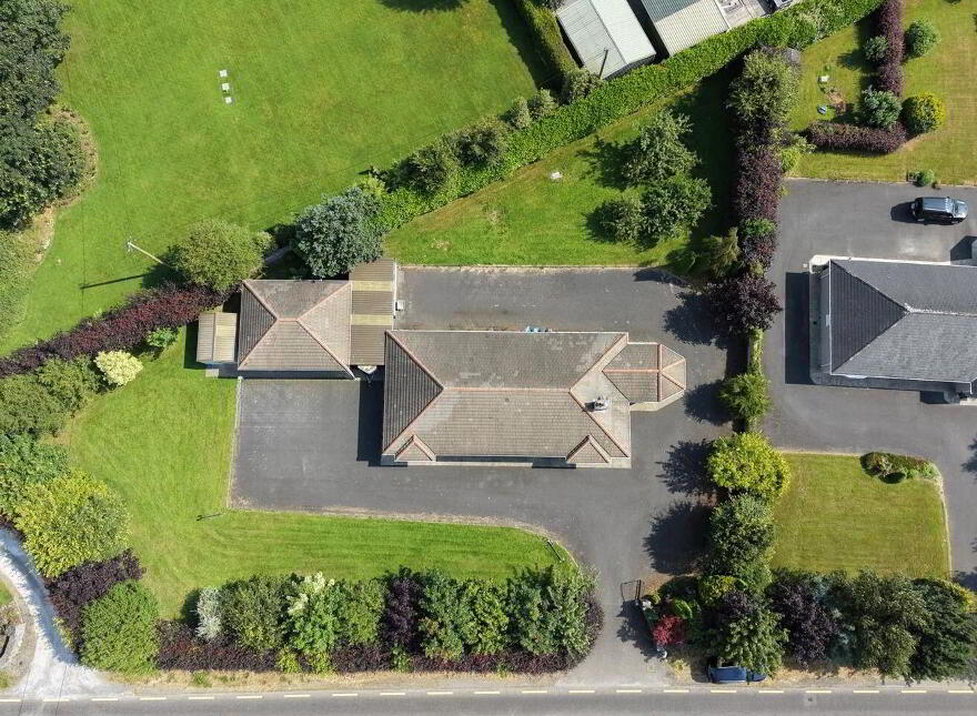 Curraghboy Village, Coolagarry, N37K091
