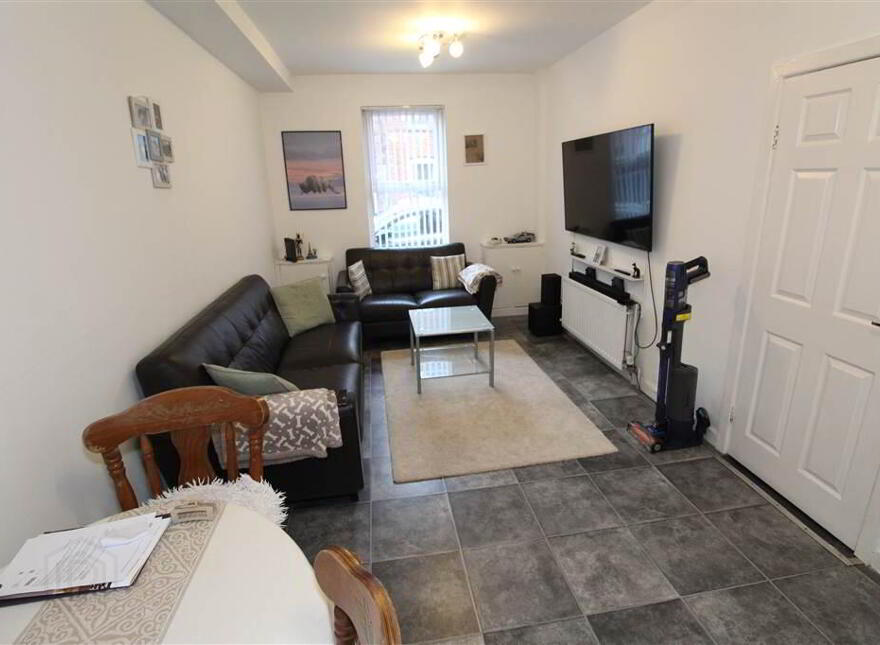 11 Ulsterdale Street, Belfast, BT5 5BT