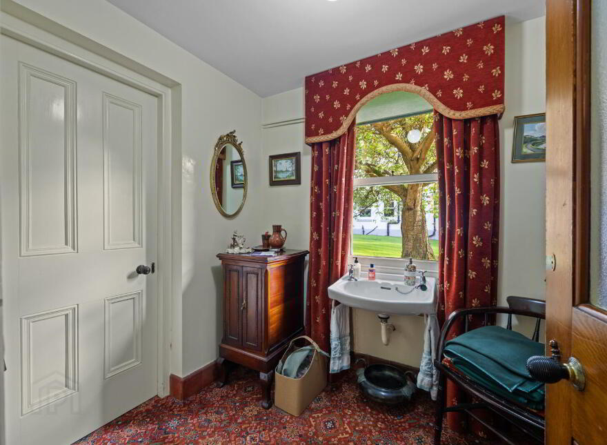 Edenfells, 4 Lisburn Road, Hillsborough, BT26 6AA