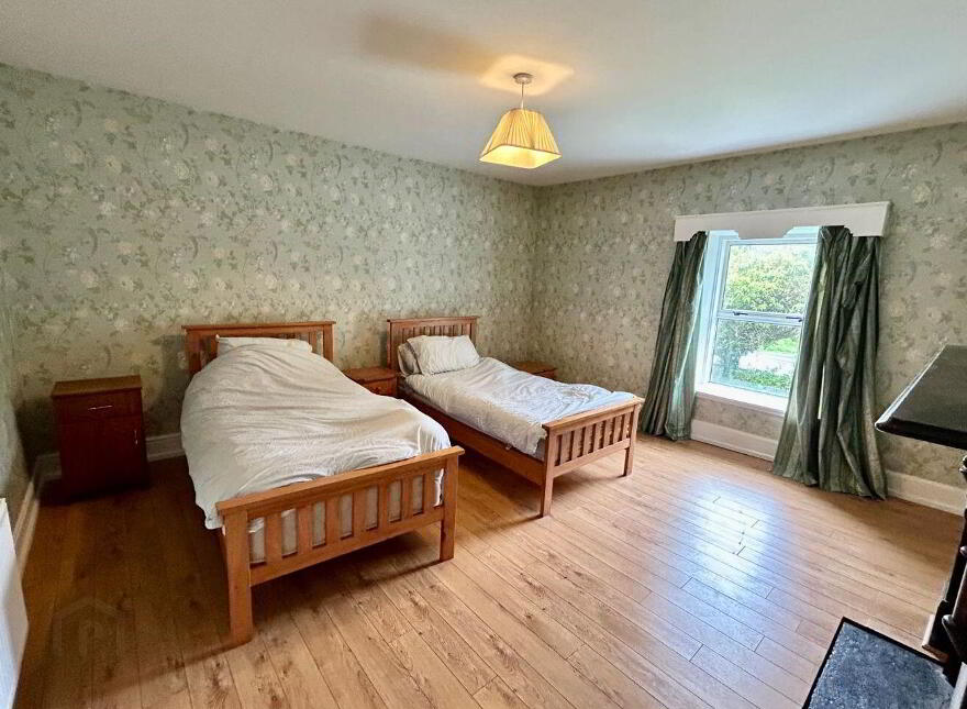 Spencer Harbour, Carrick-On-Shannon, N41R688