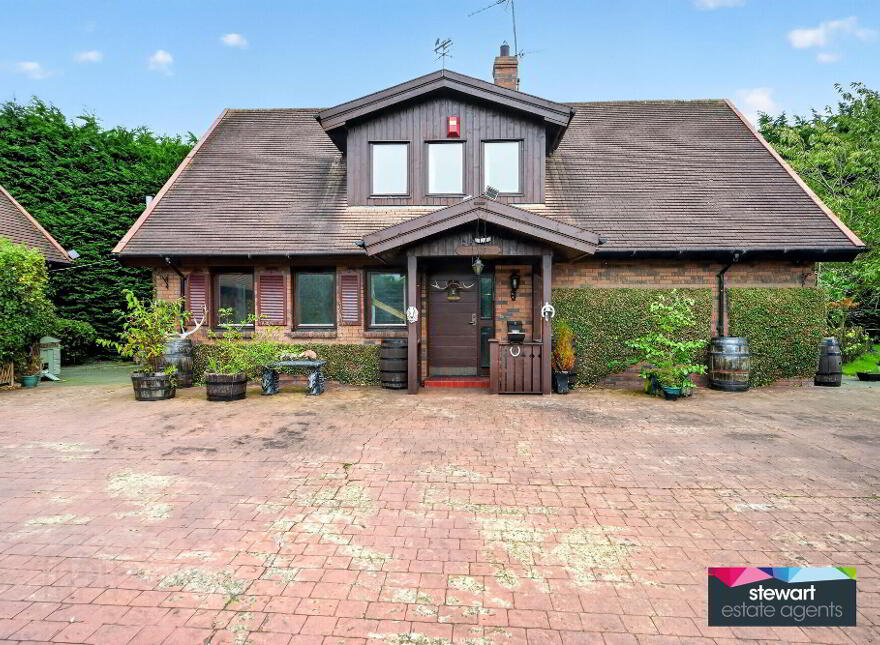 Alpine Lodge, 60b Main Street, Donaghcloney, BT66 7LR