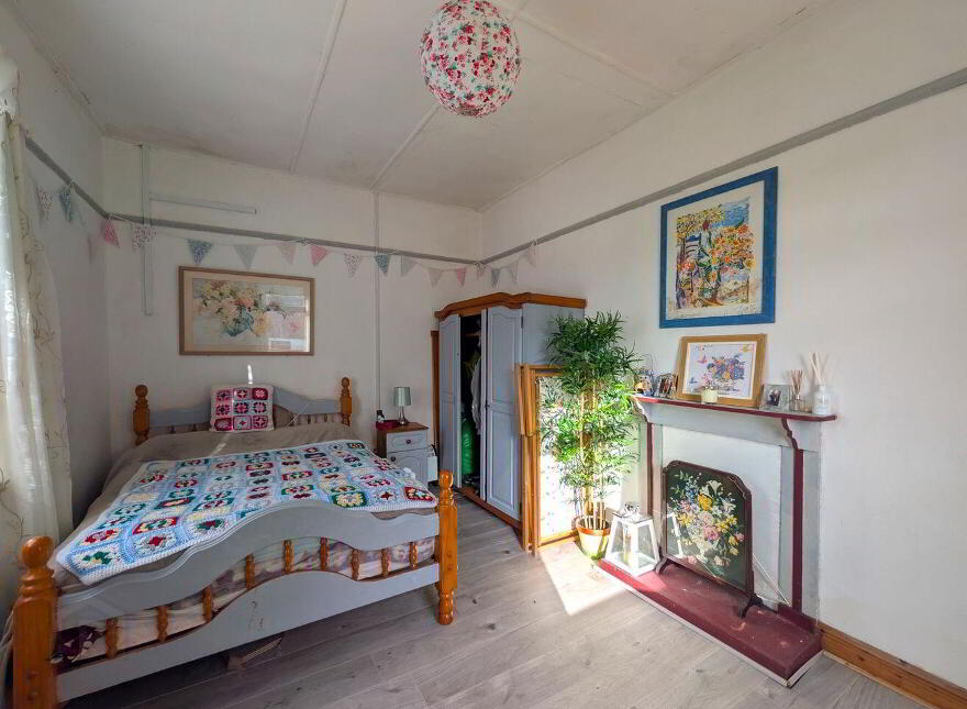 Kinaffe, Swinford, F12NC84