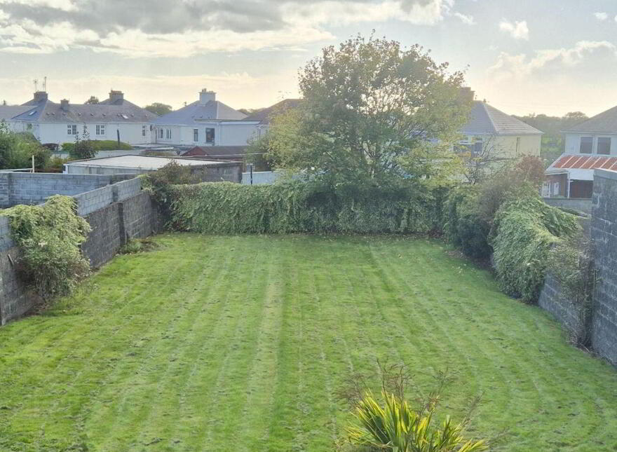 Inishfree, Dublin Road, Tuam, H54HV83