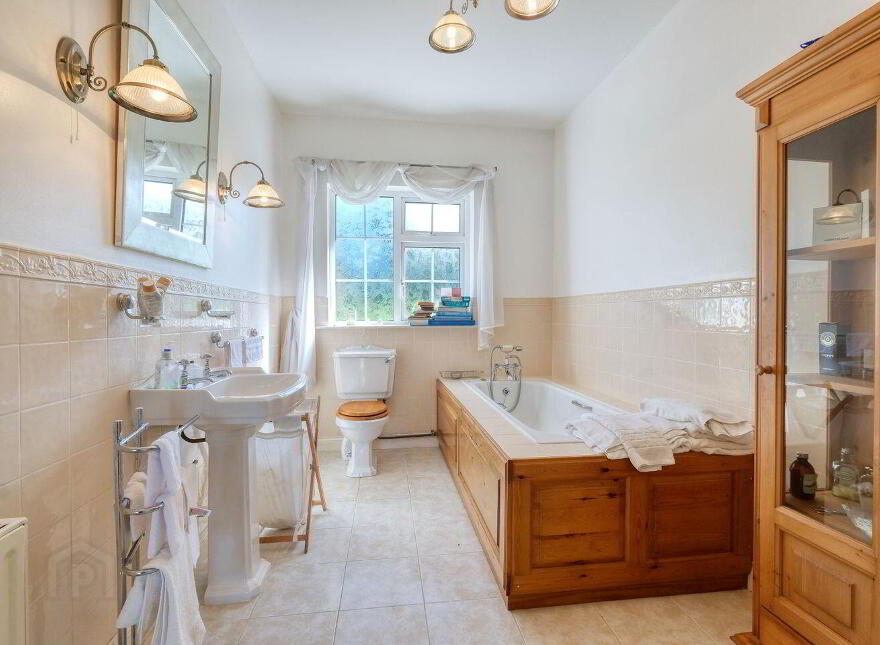 Cloonylyon, Strokestown, F42EH04