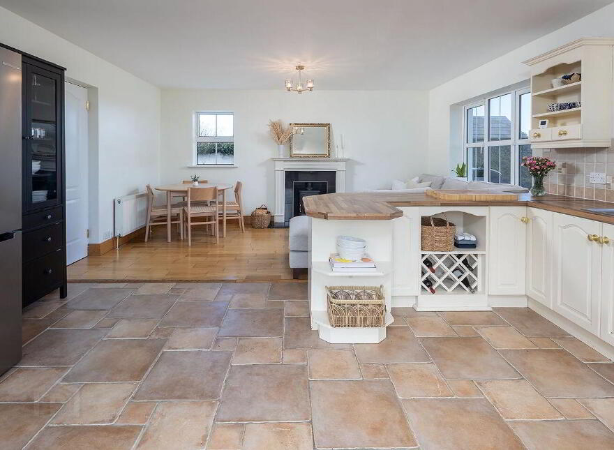 Ballymartle, Riverstick, P43R667
