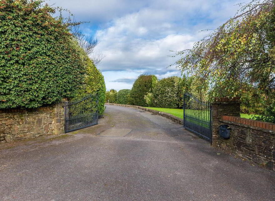 Ballymartle, Riverstick, P43R667