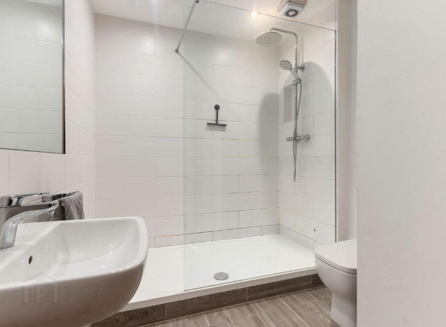 79 Shelbourne Park Apartments, South Lotts Road, Ringsend, Ringsend, D04F516