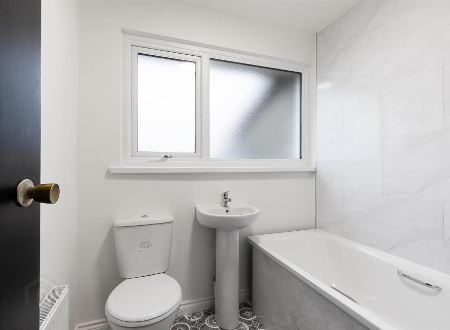 6 Piers Park, Carrickfergus, BT38 8DE