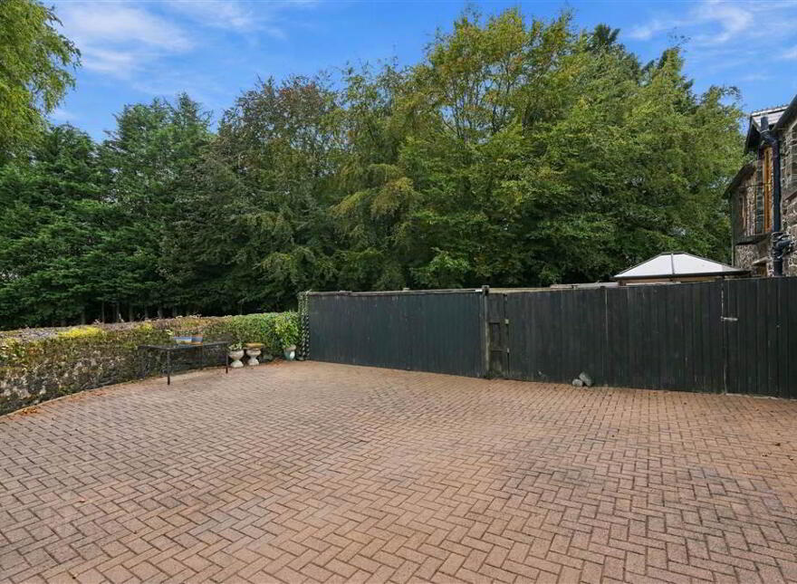 4 Ballygarvey Mews, Broughshane, Ballymena, BT43 7JT