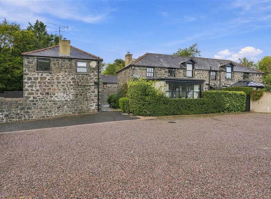 4 Ballygarvey Mews, Broughshane, Ballymena, BT43 7JT