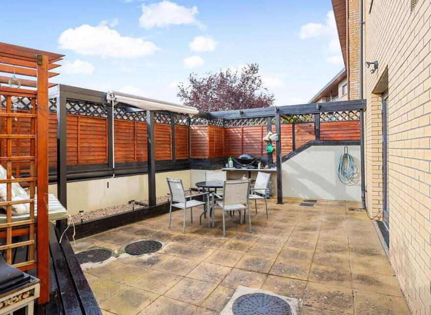 1 Castlegate House, Adamstown Avenue, Lucan, K78W6V4
