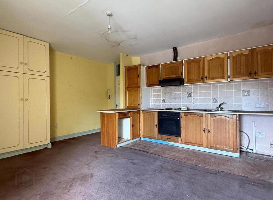 "Benchmark", Cathedral St, Ballaghaderreen, F45AC62