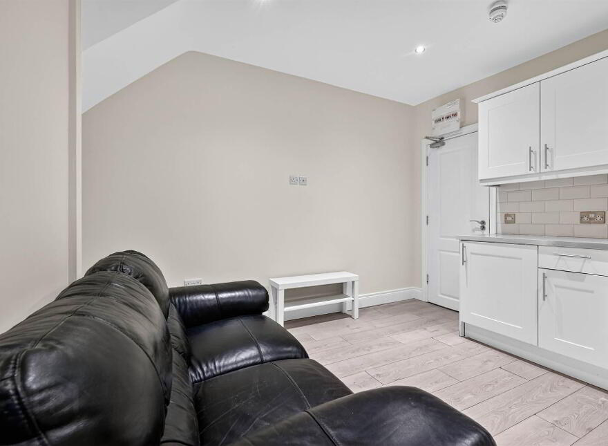 Apt 2, 18 Claremont Street, Belfast, BT9 6AP