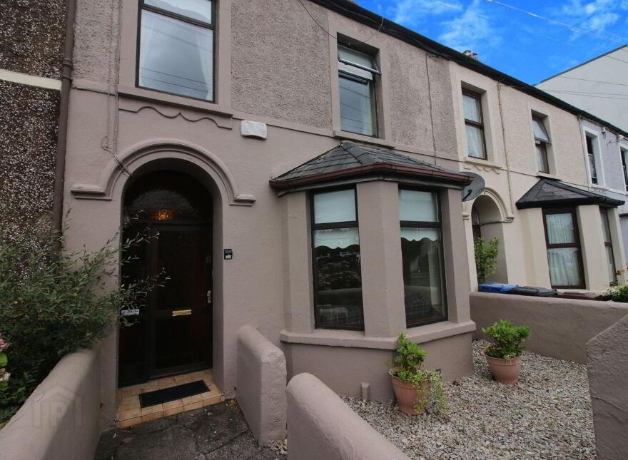 1 Saint Mary's Villas, Pouladuff Road, The Lough, T12W1W1