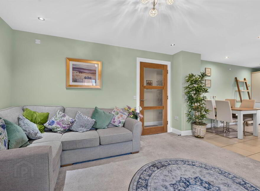 Apt 7, 501 Lisburn Road, Belfast, BT9 7EZ