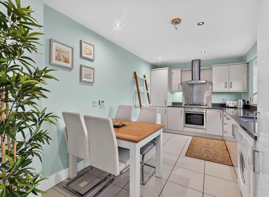 Apt 7, 501 Lisburn Road, Belfast, BT9 7EZ