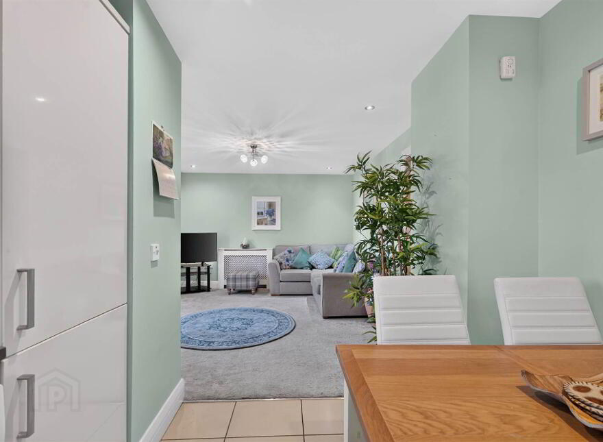 Apt 7, 501 Lisburn Road, Belfast, BT9 7EZ