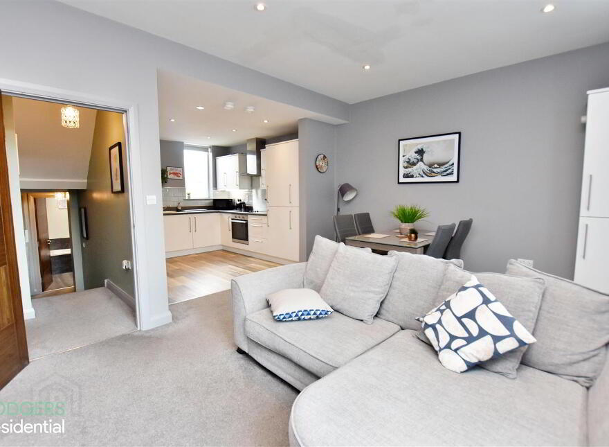 Apartment 2 34 Upper Newtownards Road, Belfast, BT4 3EL