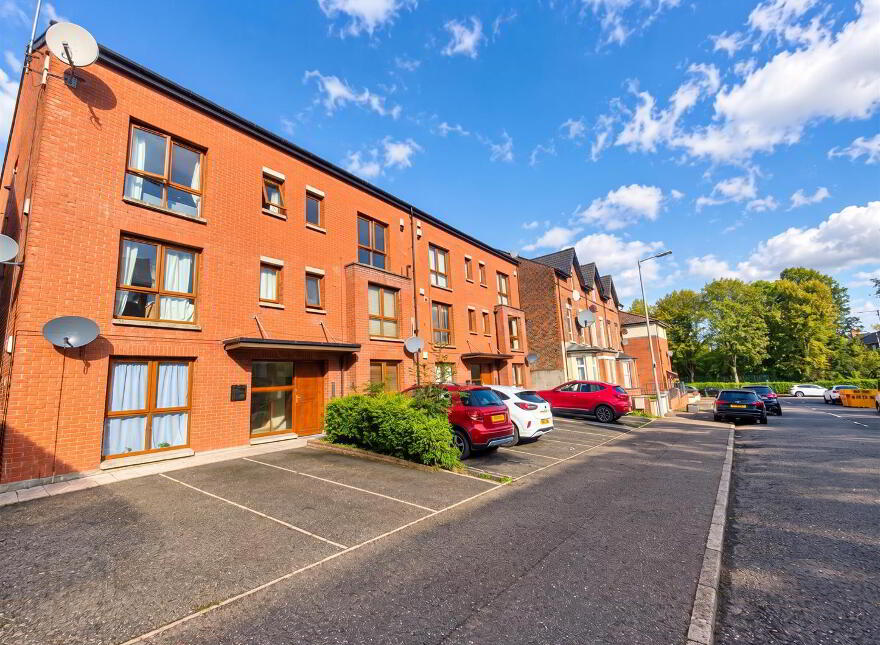 Apt 6, 38 Brookhill Avenue, Belfast, BT14 6BS