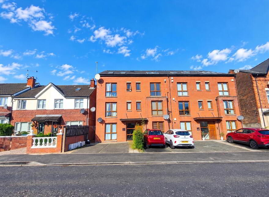 Apt 6, 38 Brookhill Avenue, Belfast, BT14 6BS